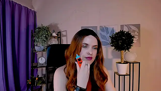 Snapshot of AliceSmite chatting on May 17, 2026, 1:29 pm AliceSmite online show from May 17, 2026, 1:29 pm