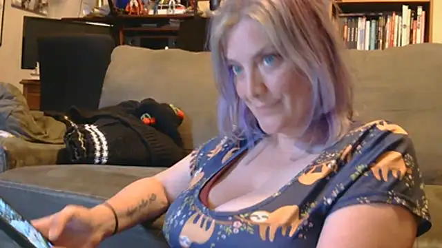 Snapshot of MistyMountains96 chatting on May 5, 2026, 2:30 am MistyMountains96 online show from May 5, 2026, 2:30 am