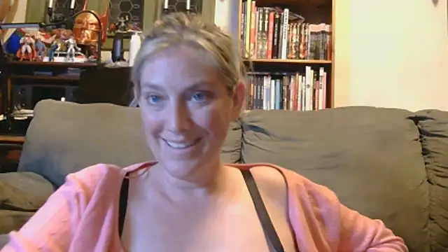 Snapshot of MistyMountains96 chatting on June 5, 2026, 3:24 am MistyMountains96 online show from June 5, 2026, 3:24 am