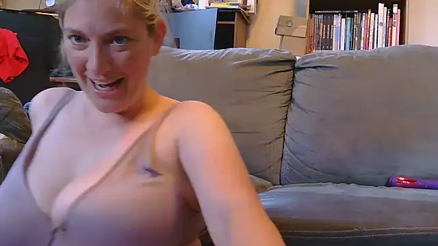 Snapshot of MistyMountains96 chatting on June 15, 2026, 8:55 pm MistyMountains96 online show from June 15, 2026, 8:55 pm
