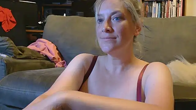 Snapshot of MistyMountains96 chatting on June 17, 2026, 3:09 am MistyMountains96 online show from June 17, 2026, 3:09 am