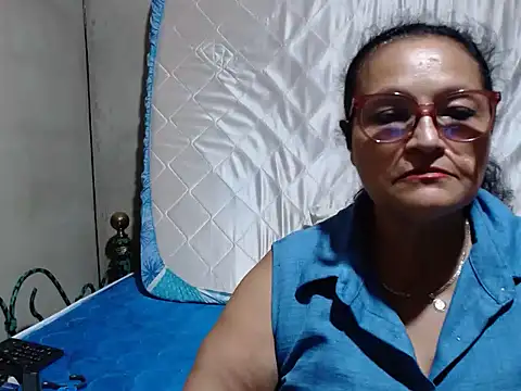 Snapshot of _BellaNocturna chatting on May 2, 2026, 1:32 am BellaNocturna online show from May 2, 2026, 1:32 am