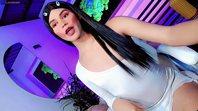 Snapshot of Valentiina_Foxx chatting on April 3, 2026, 10:35 am Valentiina Foxx online show from April 3, 2026, 10:35 am