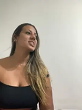 kifanyy online show from April 5, 2026, 2:42 am