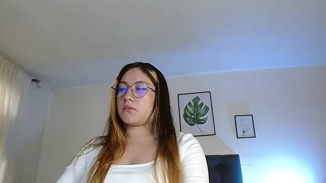 samanthachop online show from June 17, 2026, 1:23 pm