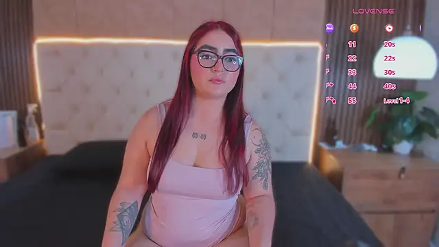 apriilfox online show from March 31, 2026, 3:52 am