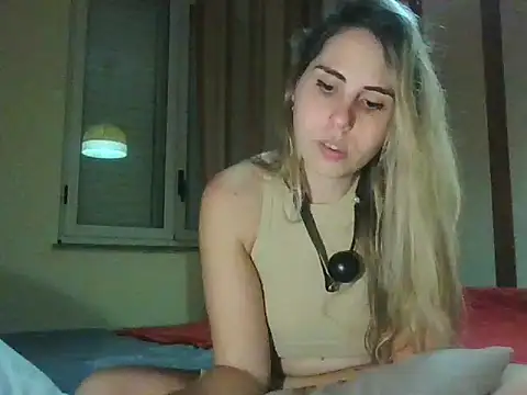 Emilyvuxa online show from March 22, 2026, 8:45 pm