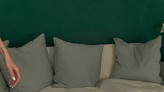 SkinnyNatty online show from March 29, 2026, 4:01 am