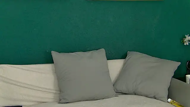 Snapshot of SkinnyNatty chatting on July 19, 2026, 4:05 am SkinnyNatty online show from July 19, 2026, 4:05 am
