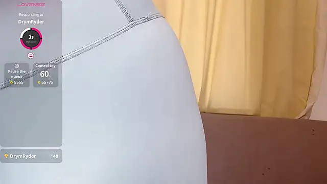 Tavie1744 online show from April 4, 2026, 11:13 pm