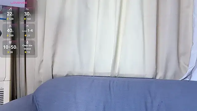 Tavie1744 online show from April 6, 2026, 11:49 pm