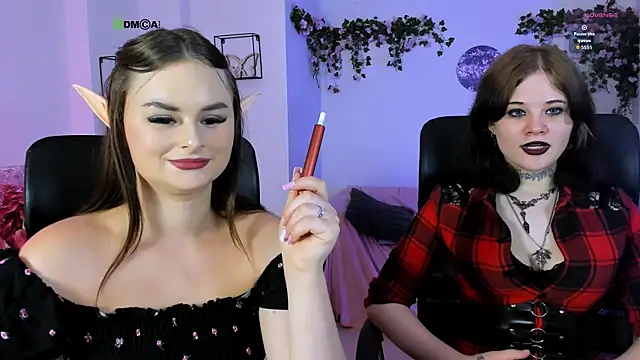Snapshot of miss_courtney_ chatting on July 3, 2026, 8:43 am miss courtney online show from July 3, 2026, 8:43 am