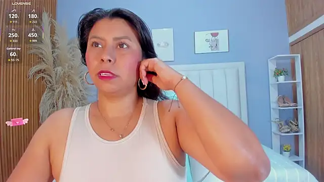 Anthonella Lux online show from March 30, 2026, 12:17 pm