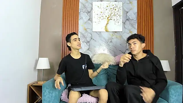 SKYN MAN online show from April 13, 2026, 7:36 am