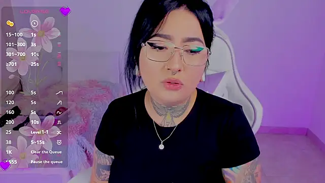 Snapshot of heeyy_kitty chatting on July 28, 2026, 5:45 pm heeyy kitty online show from July 28, 2026, 5:45 pm