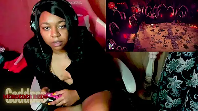 Snapshot of Goddess_MercedesRedd chatting on May 4, 2026, 2:02 pm Goddess MercedesRedd online show from May 4, 2026, 2:02 pm