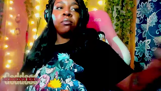 Snapshot of Goddess_MercedesRedd chatting on June 20, 2026, 1:47 pm Goddess MercedesRedd online show from June 20, 2026, 1:47 pm