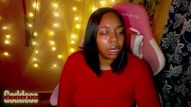 Snapshot of Goddess_MercedesRedd chatting on June 27, 2026, 4:12 pm Goddess MercedesRedd online show from June 27, 2026, 4:12 pm