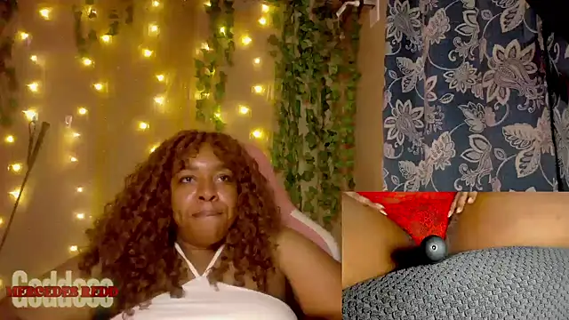 Snapshot of Goddess_MercedesRedd chatting on July 10, 2026, 5:15 pm Goddess MercedesRedd online show from July 10, 2026, 5:15 pm