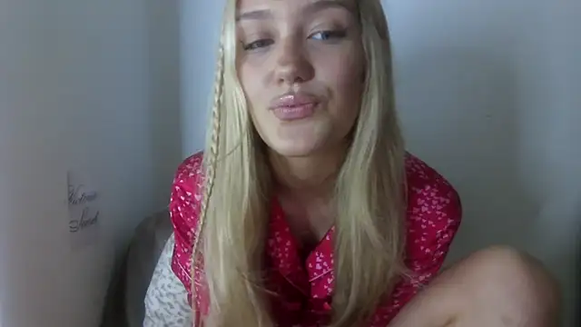 misslaylaV online show from May 30, 2026, 8:28 pm