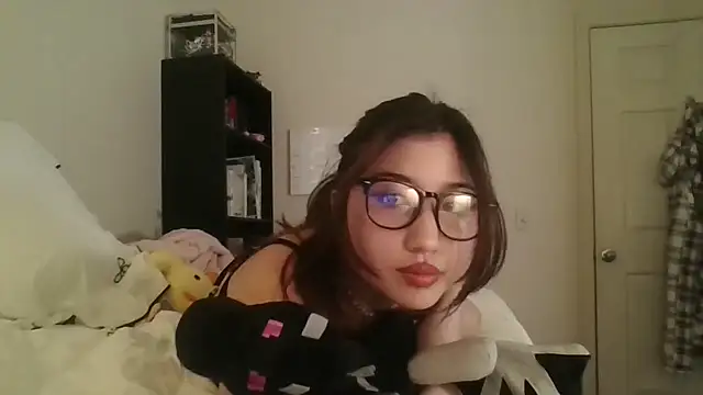 Silverbabyyy2007 online show from March 28, 2026, 4:23 am