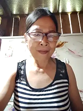 Snapshot of Sky-rain98 chatting on May 28, 2026, 2:20 am Sky-rain98 online show from May 28, 2026, 2:20 am