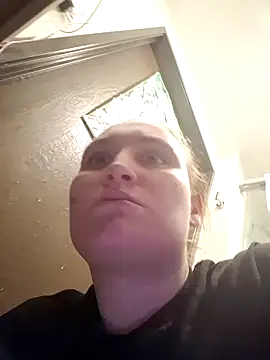 Snapshot of luckilyfound4 chatting on March 10, 2026, 5:45 am luckilyfound4 online show from March 10, 2026, 5:45 am