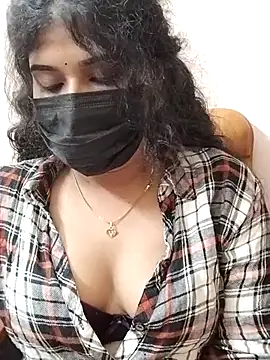 Sunitha28 online show from April 21, 2026, 4:12 pm