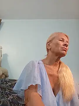 Snapshot of ViktoriaSexi1 chatting on June 17, 2026, 8:10 pm ViktoriaSexi1 online show from June 17, 2026, 8:10 pm