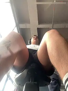 OliverTabordaa online show from April 22, 2026, 8:10 pm