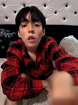 Lucca  555 online show from March 26, 2026, 5:51 pm