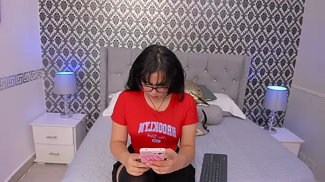 Snapshot of Jade_rous chatting on March 10, 2026, 11:59 am Jade rous online show from March 10, 2026, 11:59 am