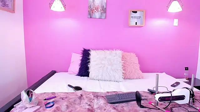 liapinket online show from April 12, 2026, 12:10 pm