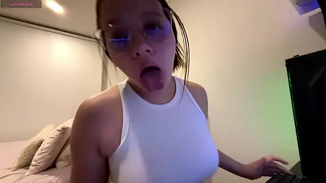 Sarahhh 0 online show from March 22, 2026, 2:37 am