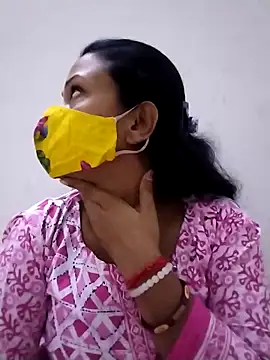 angelmoumita online show from April 9, 2026, 6:02 pm