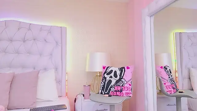 MeganRoseh online show from April 6, 2026, 10:44 pm