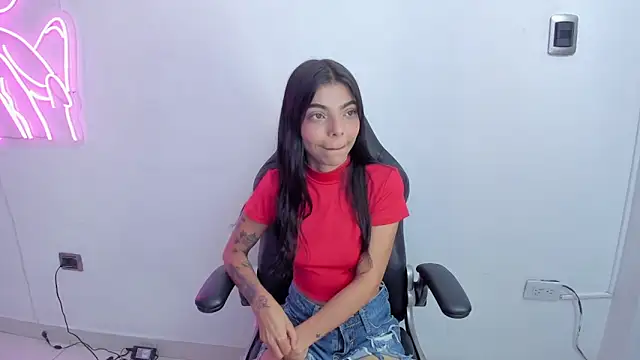 Amber Harriis online show from April 19, 2026, 10:56 pm