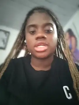 YourLiaa  online show from March 6, 2026, 9:55 pm