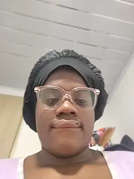 YourLiaa  online show from March 16, 2026, 5:44 am