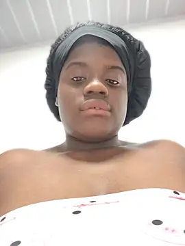 YourLiaa  online show from March 17, 2026, 4:39 am