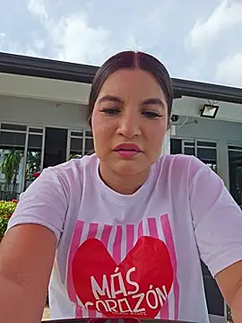 Pretty Julieta online show from July 17, 2026, 7:19 pm