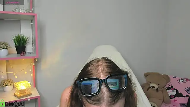 Xenia paradise online show from May 26, 2026, 12:39 am