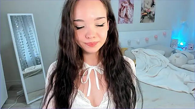 Milly Lane online show from March 31, 2026, 3:19 am