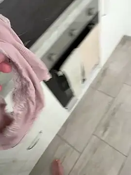 teencouple1313 online show from April 7, 2026, 1:55 pm