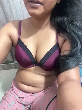 Snapshot of munni-munni6767 chatting on May 8, 2026, 9:42 pm munni-munni6767 online show from May 8, 2026, 9:42 pm