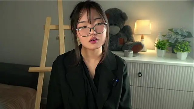 NelleMihalko online show from March 12, 2026, 11:27 am