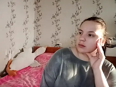 Snapshot of symmetryinvoid chatting on April 1, 2026, 8:04 am symmetryinvoid online show from April 1, 2026, 8:04 am