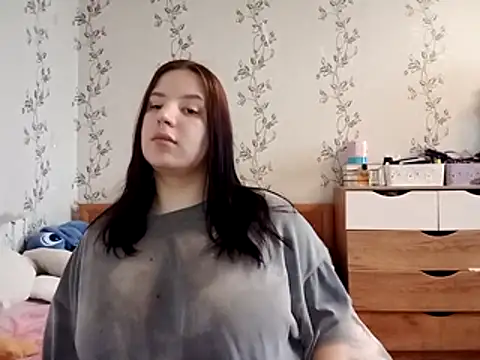 Snapshot of symmetryinvoid chatting on April 3, 2026, 5:49 am symmetryinvoid online show from April 3, 2026, 5:49 am