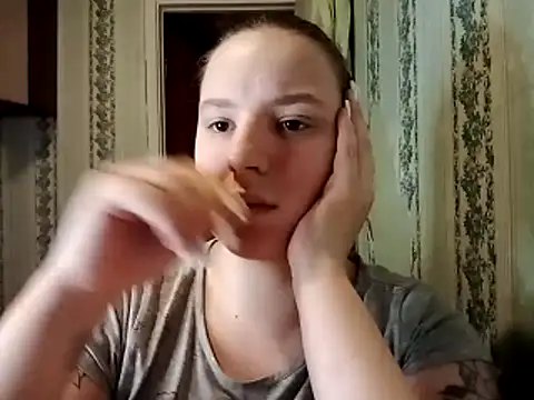 Snapshot of symmetryinvoid chatting on April 7, 2026, 12:49 pm symmetryinvoid online show from April 7, 2026, 12:49 pm