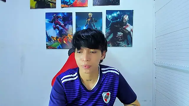 ivyheat3 online show from April 18, 2026, 3:21 am